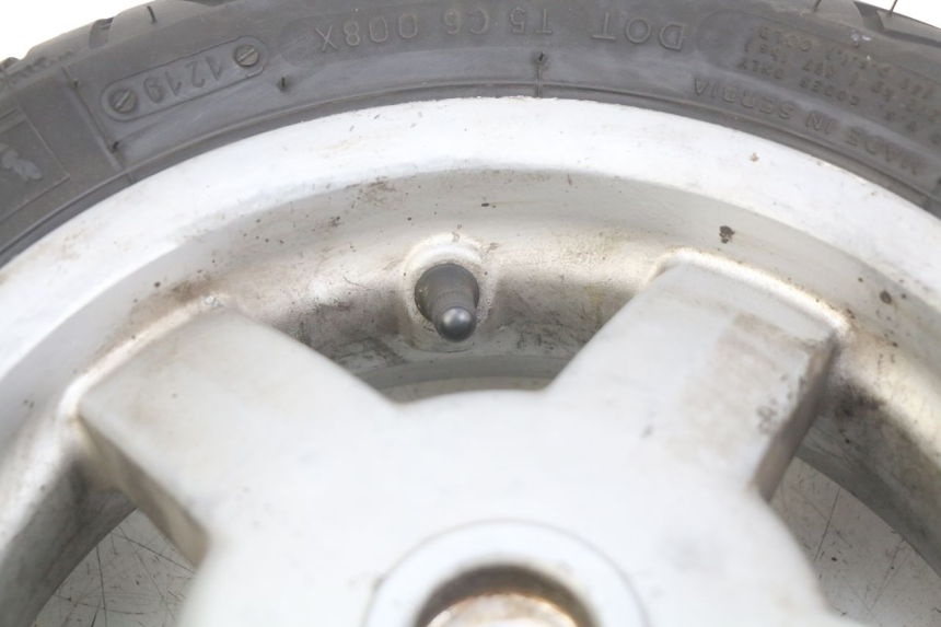 photo de CERCHIO POSTERIORE PIAGGIO VESPA LXV 125 (2006 - 2009) - Dettagli dei punti di fissaggio