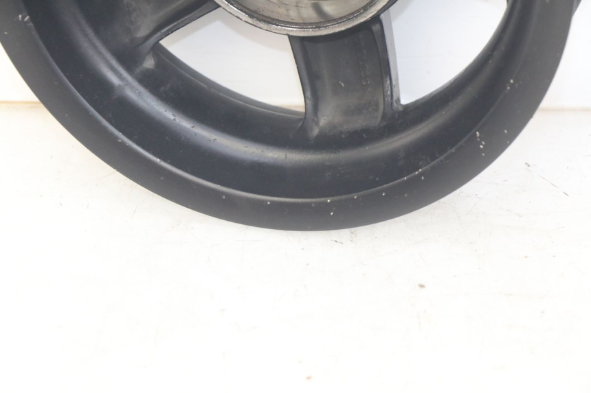 photo de CERCHIO POSTERIORE PIAGGIO VESPA S 2T 50 (2007 - 2014) - Zoom sullo stato d'uso