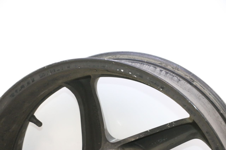 photo de CERCHIO POSTERIORE HONDA VFR FI RC46 800 (1998 - 2001) - Caratteristiche distintive