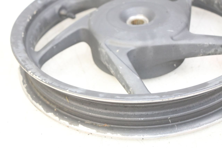 photo de CERCHIO POSTERIORE HONDA VISION NSC R 50 (2013 - 2015) - Primo piano tecnico