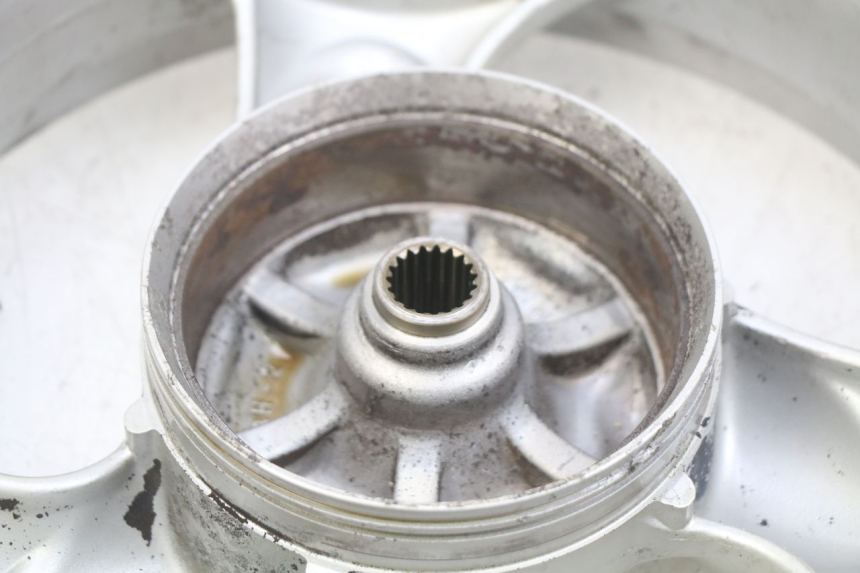 photo de CERCHIO POSTERIORE KYMCO VITALITY 2T 50 (2004 - 2010) - Caratteristiche distintive