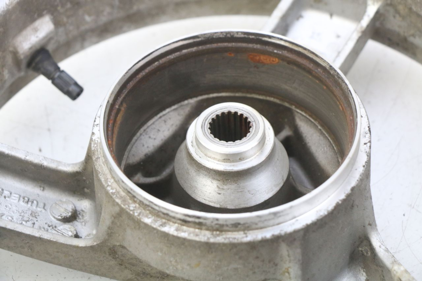 photo de CERCHIO POSTERIORE PEUGEOT VIVACITY NEW 2T 50 (2008 - 2017) - Altra vista dell'articolo