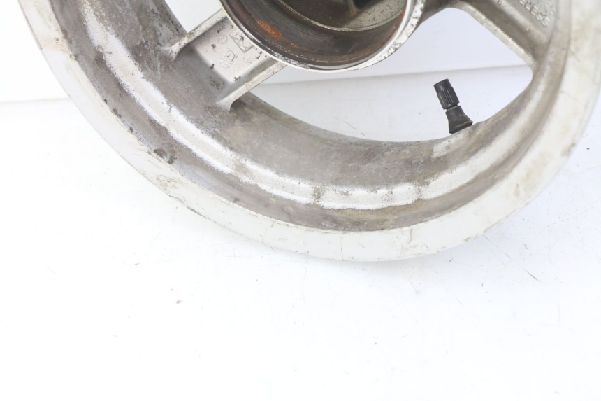 photo de CERCHIO POSTERIORE PEUGEOT VIVACITY NEW 2T 50 (2008 - 2017) - Zoom sullo stato d'uso