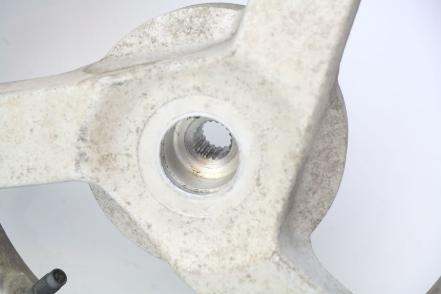 photo de CERCHIO POSTERIORE PEUGEOT VIVACITY NEW 2T 50 (2008 - 2017) - Stato della superficie e materiale