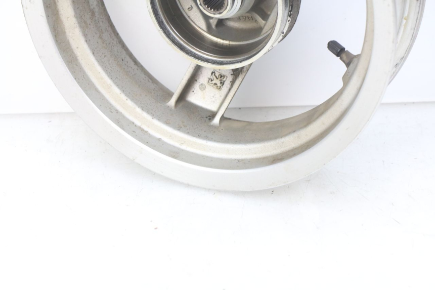 photo de CERCHIO POSTERIORE PEUGEOT VIVACITY NEW 4T 50 (2008 - 2017) - Altra angolazione