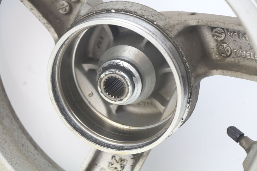 photo de CERCHIO POSTERIORE PEUGEOT VIVACITY NEW 4T 50 (2008 - 2017) - Vista d'insieme del prodotto