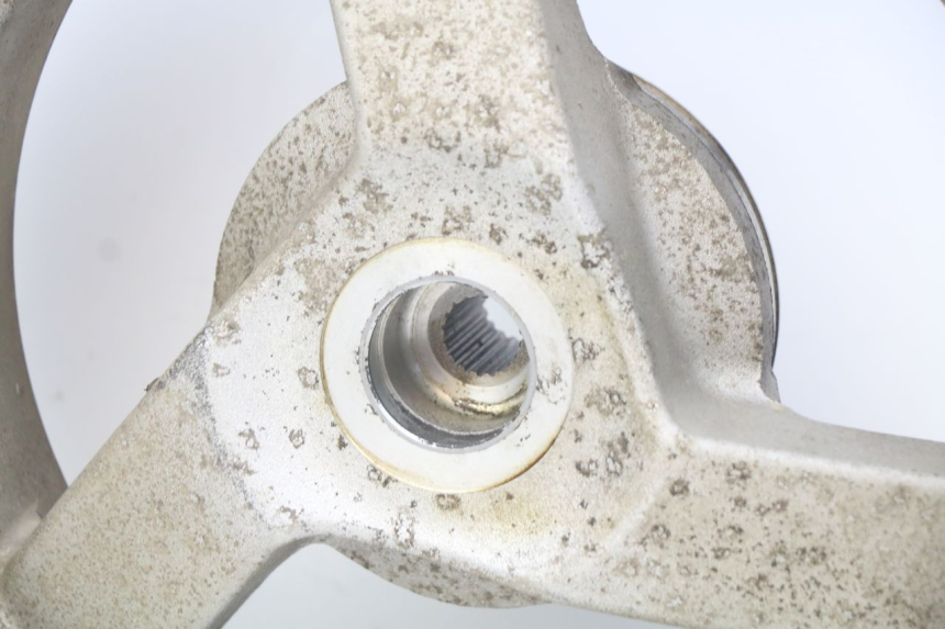 photo de CERCHIO POSTERIORE PEUGEOT VIVACITY NEW 4T 50 (2008 - 2017) - Stato della superficie e materiale