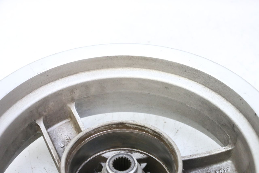 photo de CERCHIO POSTERIORE PEUGEOT VIVACITY NEW 4T 50 (2008 - 2017) - Caratteristiche distintive