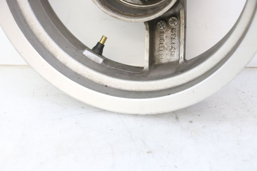 photo de CERCHIO POSTERIORE PEUGEOT VIVACITY NEW 4T 50 (2008 - 2017) - Zoom sullo stato d'uso