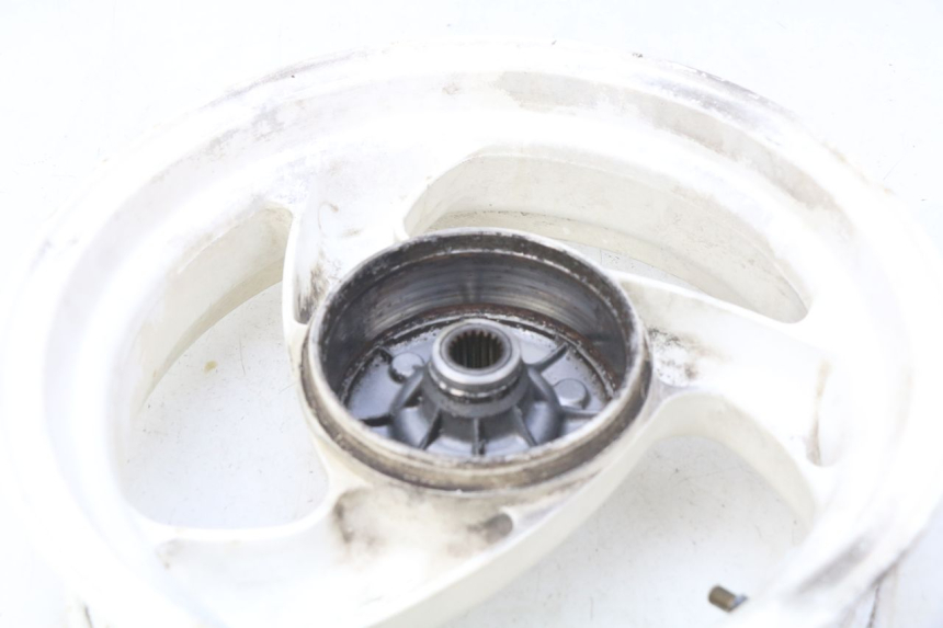 photo de CERCHIO POSTERIORE PEUGEOT VIVACITY 50 (1998 - 2003) - Zoom sullo stato d'uso