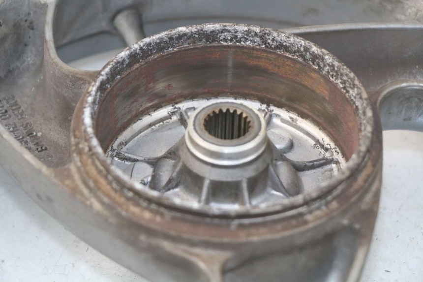 photo de CERCHIO POSTERIORE PEUGEOT VIVACITY 100 (1999 - 2008) - Primo piano tecnico