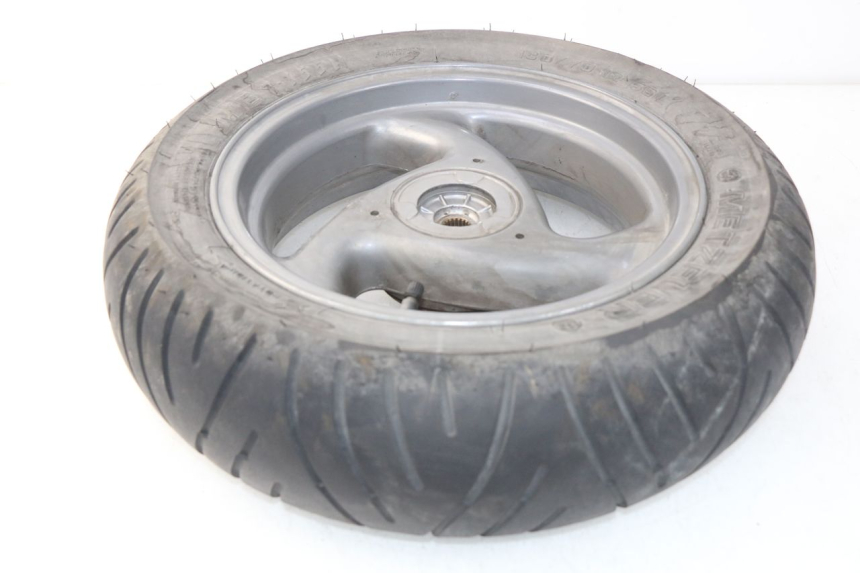 photo de CERCHIO POSTERIORE PEUGEOT VIVACITY 100 (1999 - 2008) - Dettagli dei punti di fissaggio