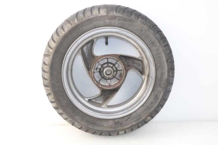 photo de CERCHIO POSTERIORE PEUGEOT VIVACITY 100 (1999 - 2008) - Stato della superficie e materiale