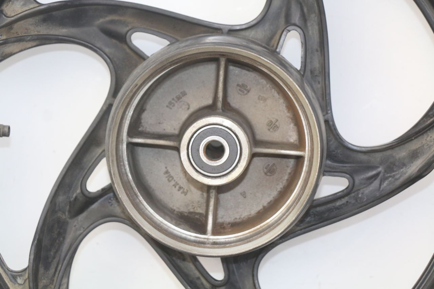 photo de CERCHIO POSTERIORE SYM WOLF SB 125 (2011 - 2018) - Caratteristiche distintive