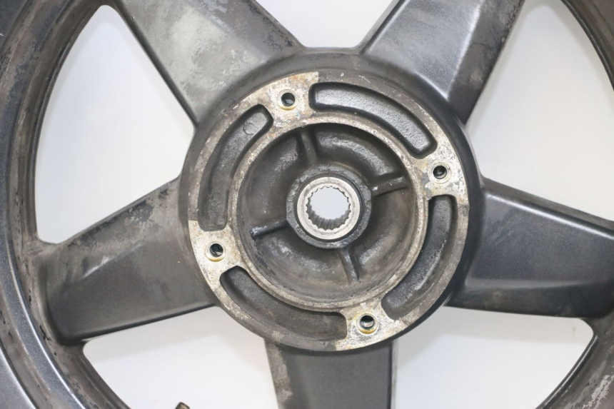 photo de CERCHIO POSTERIORE YAMAHA XMAX X-MAX 125 (2006 - 2009) - Marcature e riferimenti originali