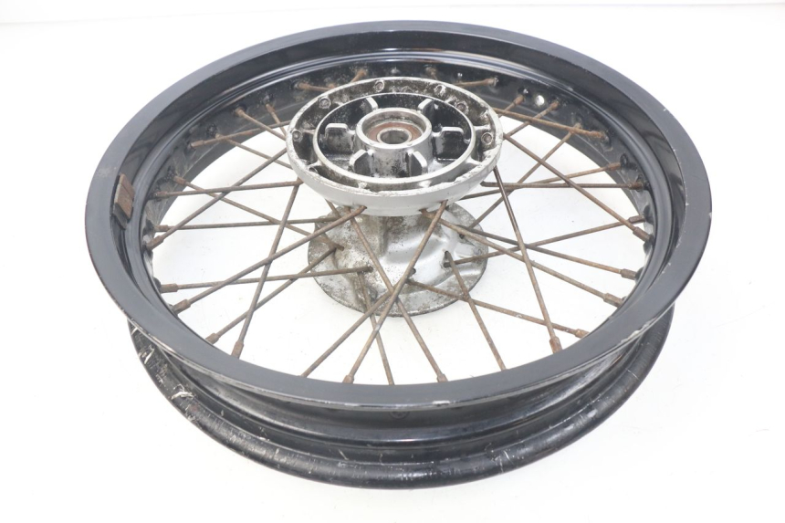 photo de CERCHIO POSTERIORE SUZUKI XF FREEWIND 650 (1997 - 2003) - Primo piano tecnico