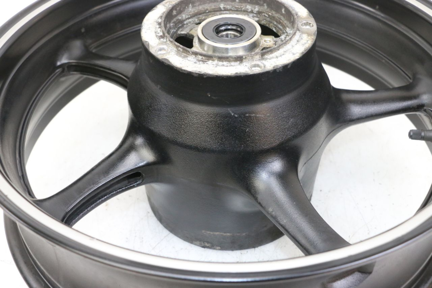 photo de CERCHIO POSTERIORE YAMAHA XJ6 ABS 600 (2008 - 2016) - Caratteristiche distintive