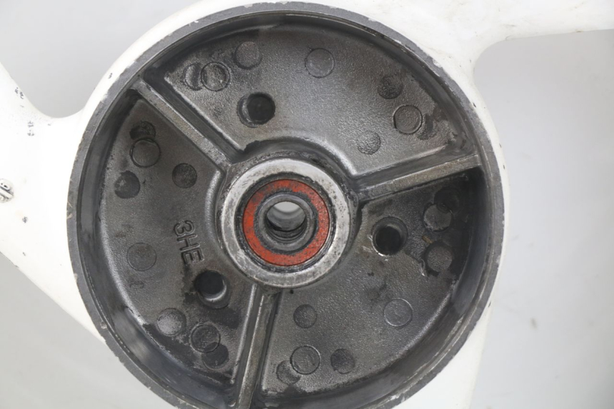 photo de CERCHIO POSTERIORE YAMAHA XJN XJ N DIVERSION 600 (1994 - 1997) - Primo piano tecnico