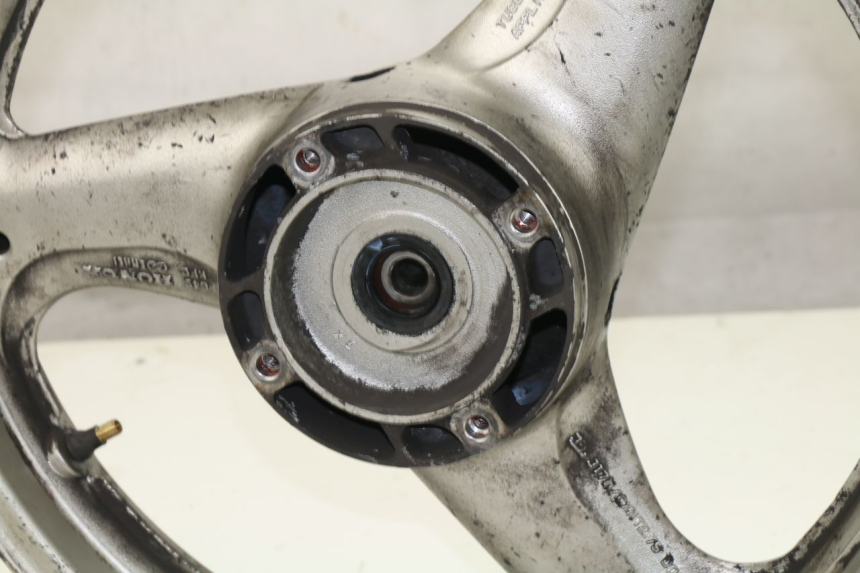 photo de CERCHIO POSTERIORE HONDA XLV VARADERO 125 (2000 - 2006) - Stato della superficie e materiale