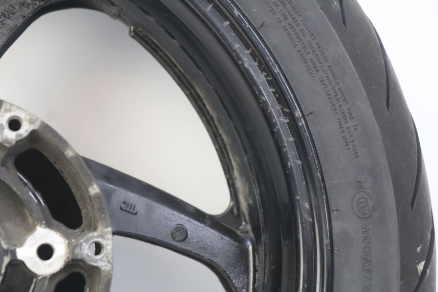 photo de CERCHIO POSTERIORE YAMAHA XP T-MAX TMAX ABS 500 (2004 - 2007) - Dettagli dei punti di fissaggio