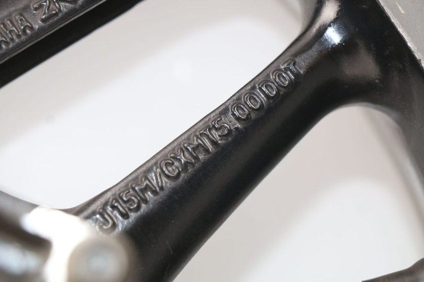 photo de CERCHIO POSTERIORE YAMAHA XP T-MAX TMAX 500 (2008 - 2012) - Stato della superficie e materiale