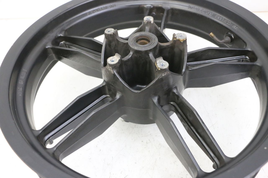 photo de CERCHIO POSTERIORE YAMAHA TZR 50 (2008 - 2016) - Primo piano ad alta risoluzione