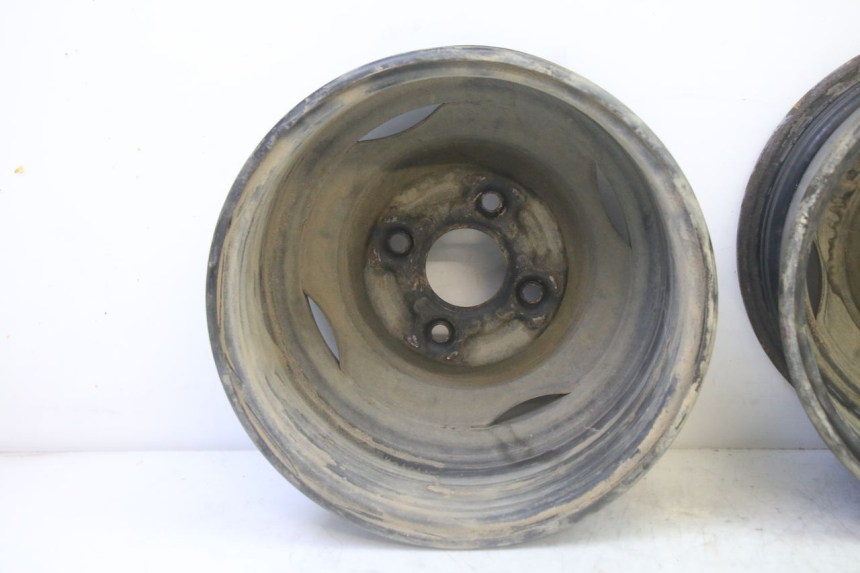 photo de CERCHIO POSTERIORE YAMAHA YFM GRIZZLY 550 (2008 - 2015) - Caratteristiche distintive