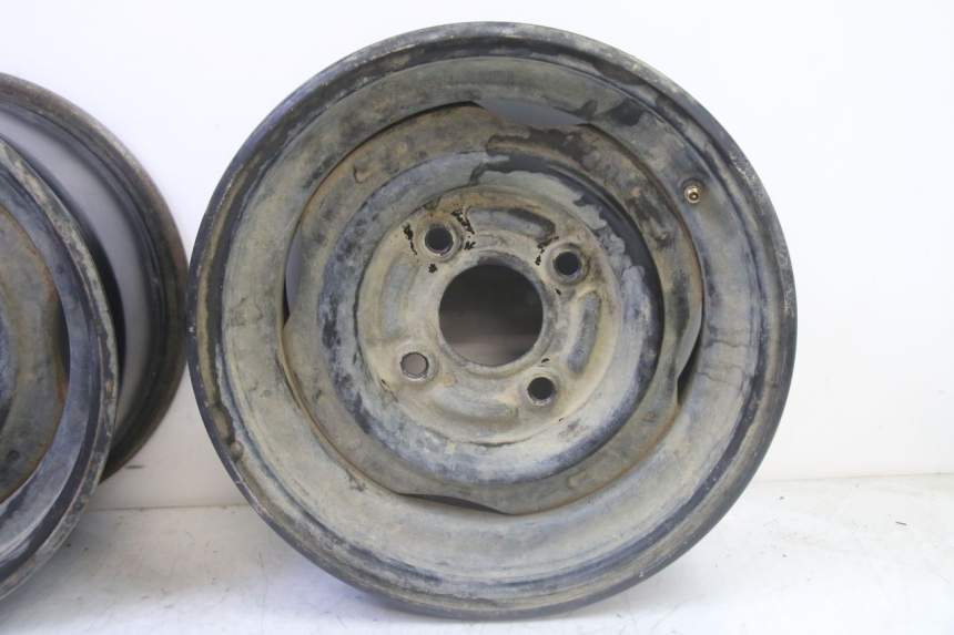 photo de CERCHIO POSTERIORE YAMAHA YFM GRIZZLY 550 (2008 - 2015) - Primo piano tecnico