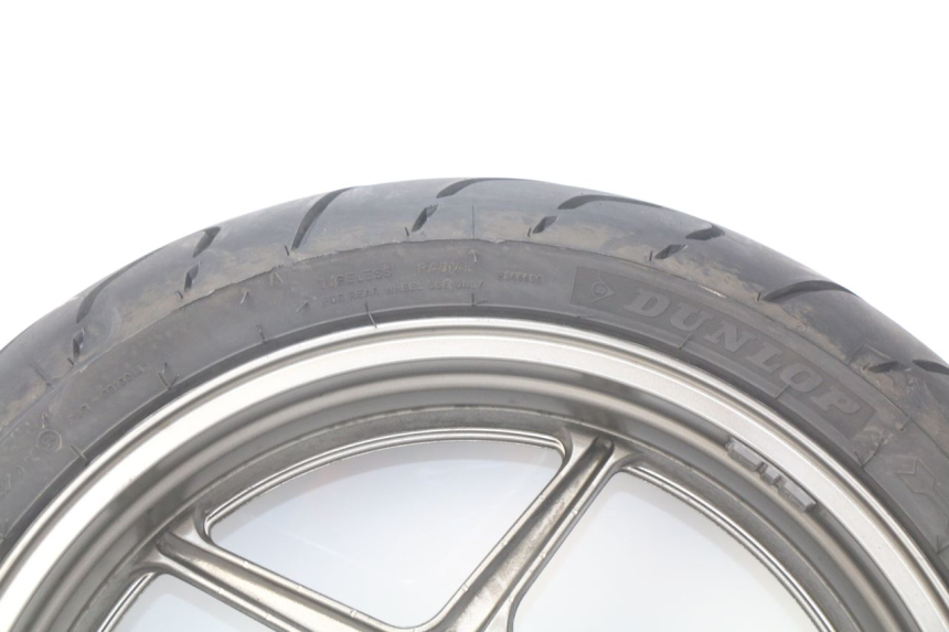 photo de CERCHIO POSTERIORE KAWASAKI Z S 750 (2003 - 2006) - Dettagli dei punti di fissaggio