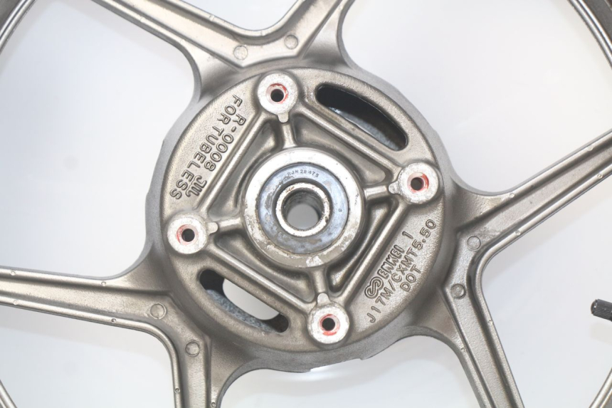 photo de CERCHIO POSTERIORE KAWASAKI Z S 750 (2003 - 2006) - Stato della superficie e materiale