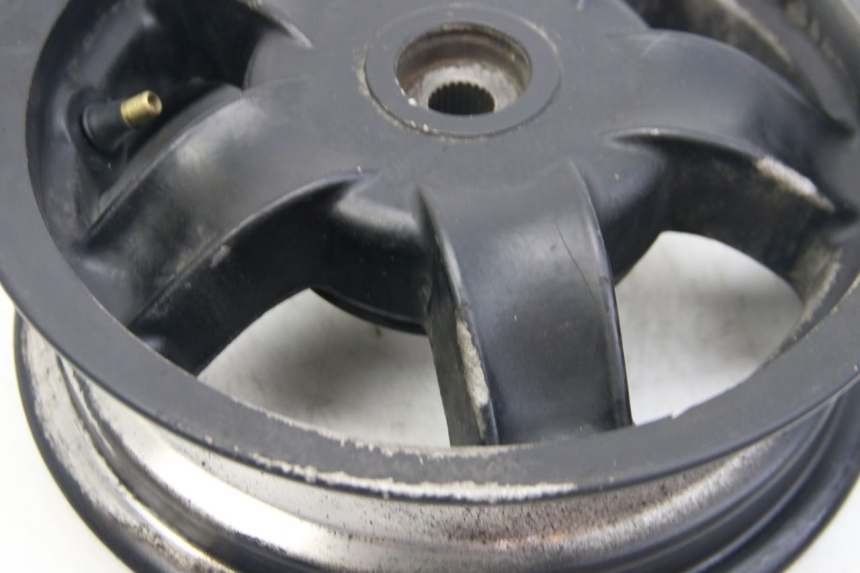 photo de CERCHIO POSTERIORE PIAGGIO ZIP 2T 50 (2009 - 2019) - Focus sulla struttura