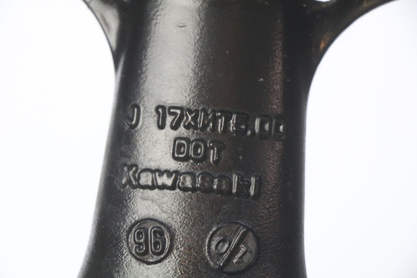 photo de CERCHIO POSTERIORE KAWASAKI ZX-6R ZX6R 600 (1995 - 1997) - Primo piano tecnico