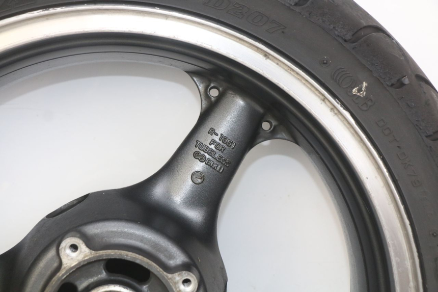 photo de CERCHIO POSTERIORE KAWASAKI ZX-6R ZX6R 600 (1995 - 1997) - Caratteristiche distintive