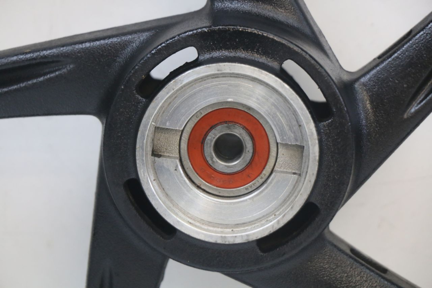 photo de CERCHIO ANTERIORE SUZUKI ADDRESS 110 (2015 - 2020) - Primo piano tecnico