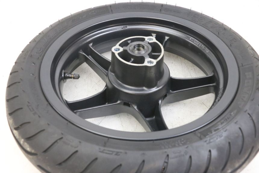 photo de CERCHIO ANTERIORE YAMAHA AEROX 2T 50 (2013 - 2017) - Primo piano tecnico