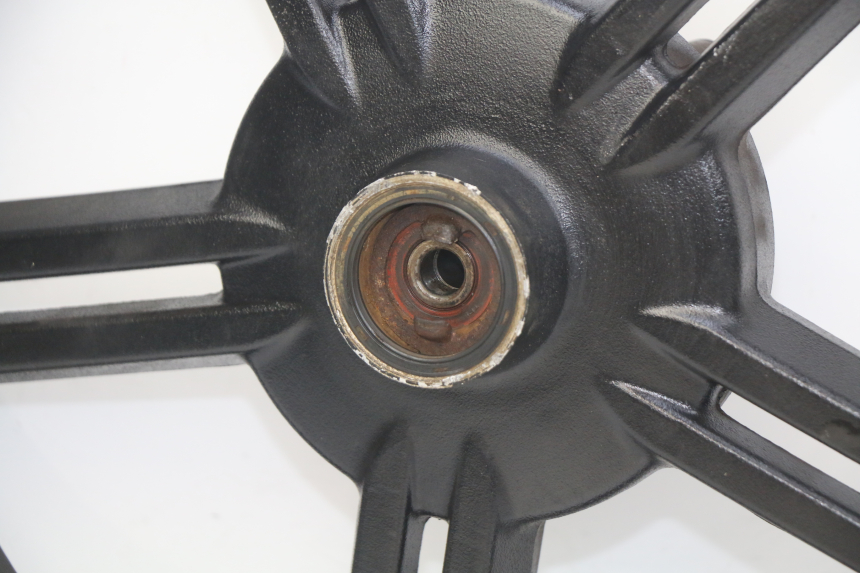 photo de CERCHIO ANTERIORE KYMCO AGILITY 16+ 4T 50 (2018 - 2023) - Zoom sui componenti