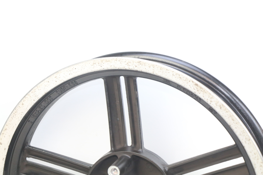 photo de CERCHIO ANTERIORE KYMCO AGILITY 16+ 4T 50 (2018 - 2023) - Stato della superficie e materiale