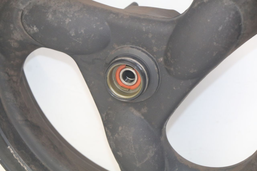 photo de CERCHIO ANTERIORE KYMCO AGILITY 4T 50 (2005 - 2018) - Stato della superficie e materiale