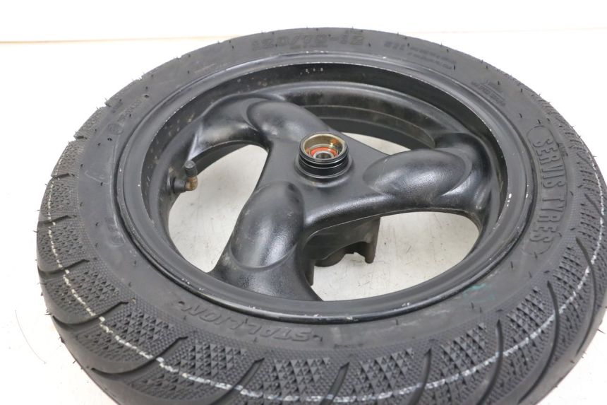 photo de CERCHIO ANTERIORE KYMCO AGILITY 4T 50 (2018 - 2022) - Dettagli dei punti di fissaggio