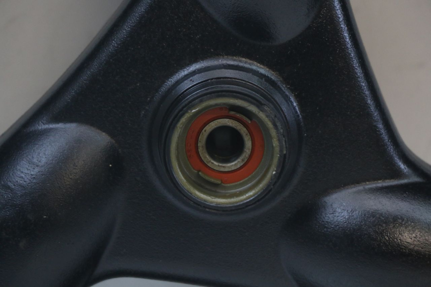 photo de CERCHIO ANTERIORE KYMCO AGILITY 4T 50 (2018 - 2022) - Primo piano tecnico