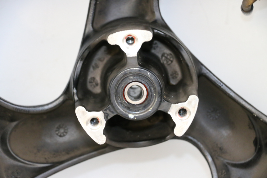 photo de CERCHIO ANTERIORE KYMCO AGILITY 4T 50 (2018 - 2022) - Primo piano tecnico