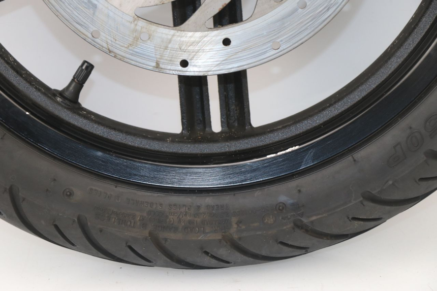 photo de CERCHIO ANTERIORE KYMCO AGILITY CITY 16P 125 (2015 - 2021) - Primo piano ad alta risoluzione