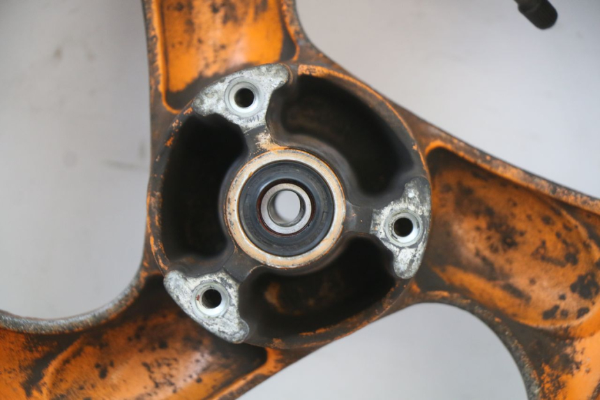 photo de CERCHIO ANTERIORE KYMCO AGILITY FR 2T 50 (2012 - 2017) - Stato della superficie e materiale