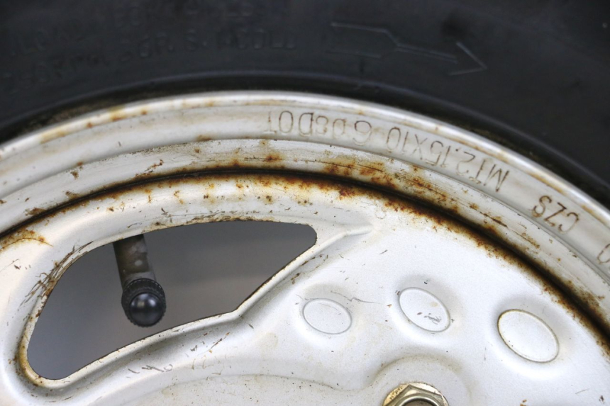 photo de CERCHIO ANTERIORE KYMCO AGILITY PREMIUM 50 (2007 - 2010) - Marcature e riferimenti originali