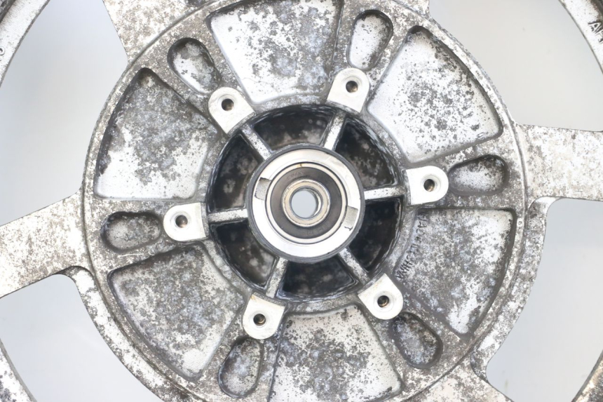 photo de CERCHIO ANTERIORE HYOSUNG GV AQUILA 125 (2000 - 2009) - Stato della superficie e materiale