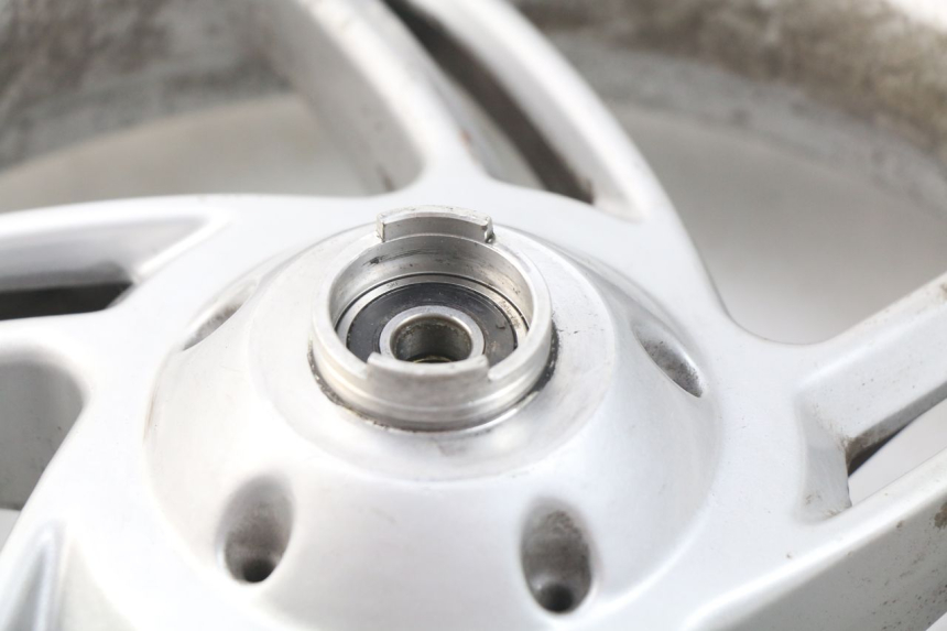 photo de CERCHIO ANTERIORE APRILIA ATLANTIC 125 (2003 - 2009) - Zoom sullo stato d'uso