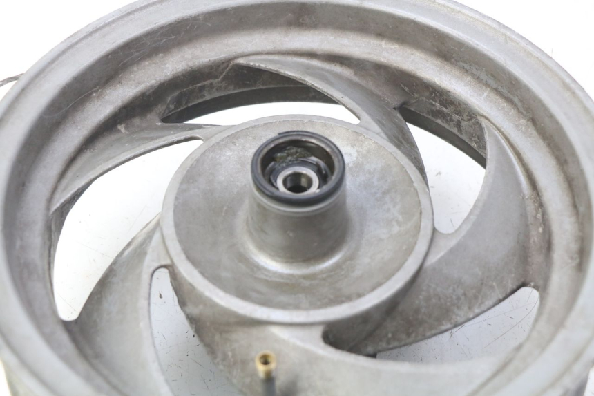 photo de CERCHIO ANTERIORE HONDA BALI EX 100 (1996 - 2000) - Caratteristiche distintive