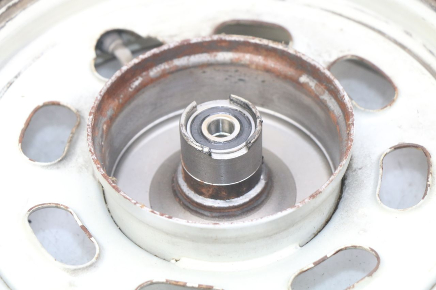 photo de CERCHIO ANTERIORE TAOTAO BEATBOX 2 50 (2005 - 2017) - Primo piano tecnico