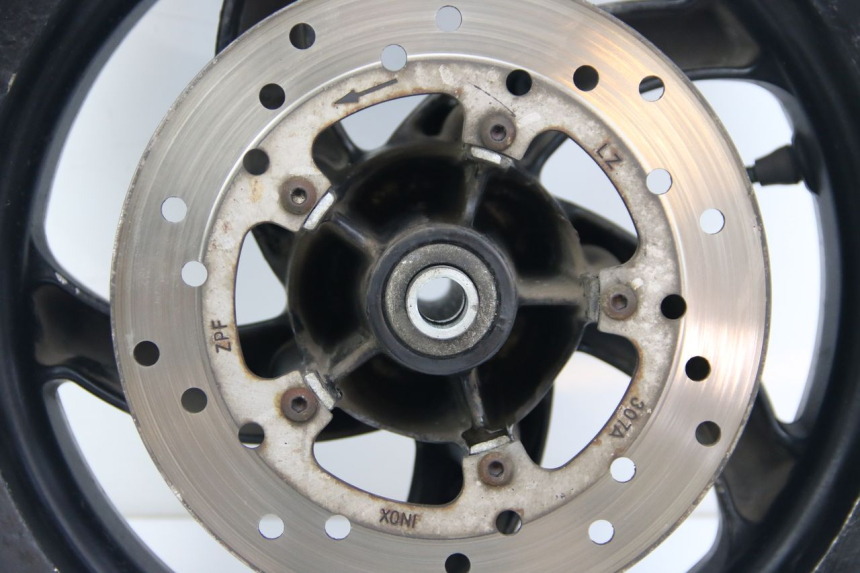 photo de CERCHIO ANTERIORE DERBI BOULEVARD 50 (2009 - 2006) - Dettagli dei punti di fissaggio