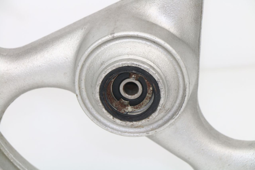 photo de CERCHIO ANTERIORE BAOTIAN BT SPEEDROAD 125 (2008 - 2012) - Stato della superficie e materiale